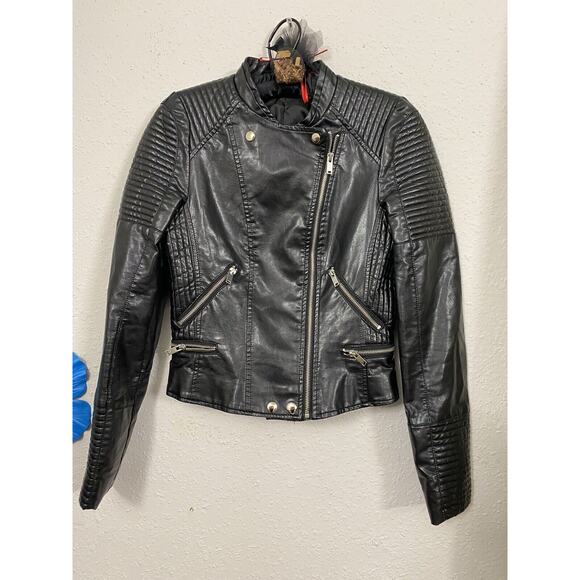 WOMEN'S BLACK FAUX VEGAN LEATHER MOTO BIKER JACKET SIZE SMALL ZIPS POCKETS PUNK - Picture 1 of 8